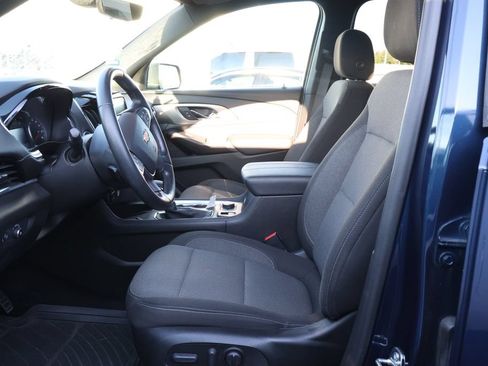 Used 2023 Chevrolet Traverse LT FWD image 10