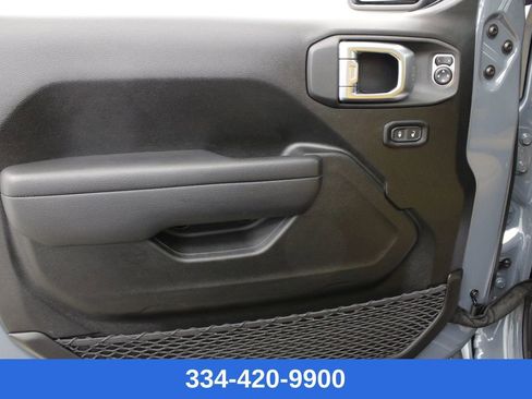 Used 2024 Jeep Wrangler Willys image 15