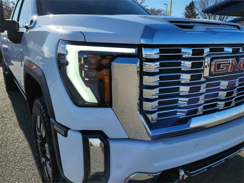 Used 2024 GMC Sierra 2500 Denali w/ Denali Reserve Package image 30