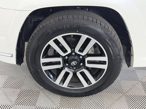 Used 2015 Toyota 4Runner Limited AWD/4WD image 8