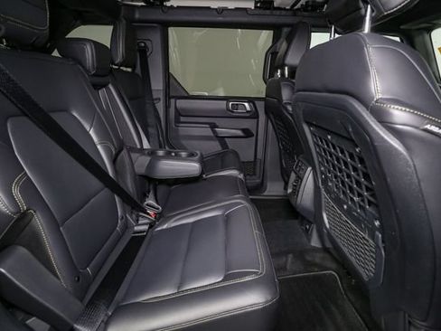 Used 2025 Ford Bronco Badlands AWD/4WD image 17