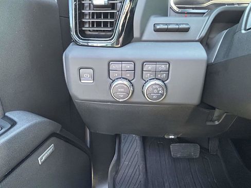 Used 2025 GMC Sierra 2500 AT4 w/ AT4 Premium Plus Package image 19