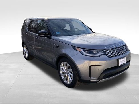 Certified 2025 Land Rover Discovery S image 3