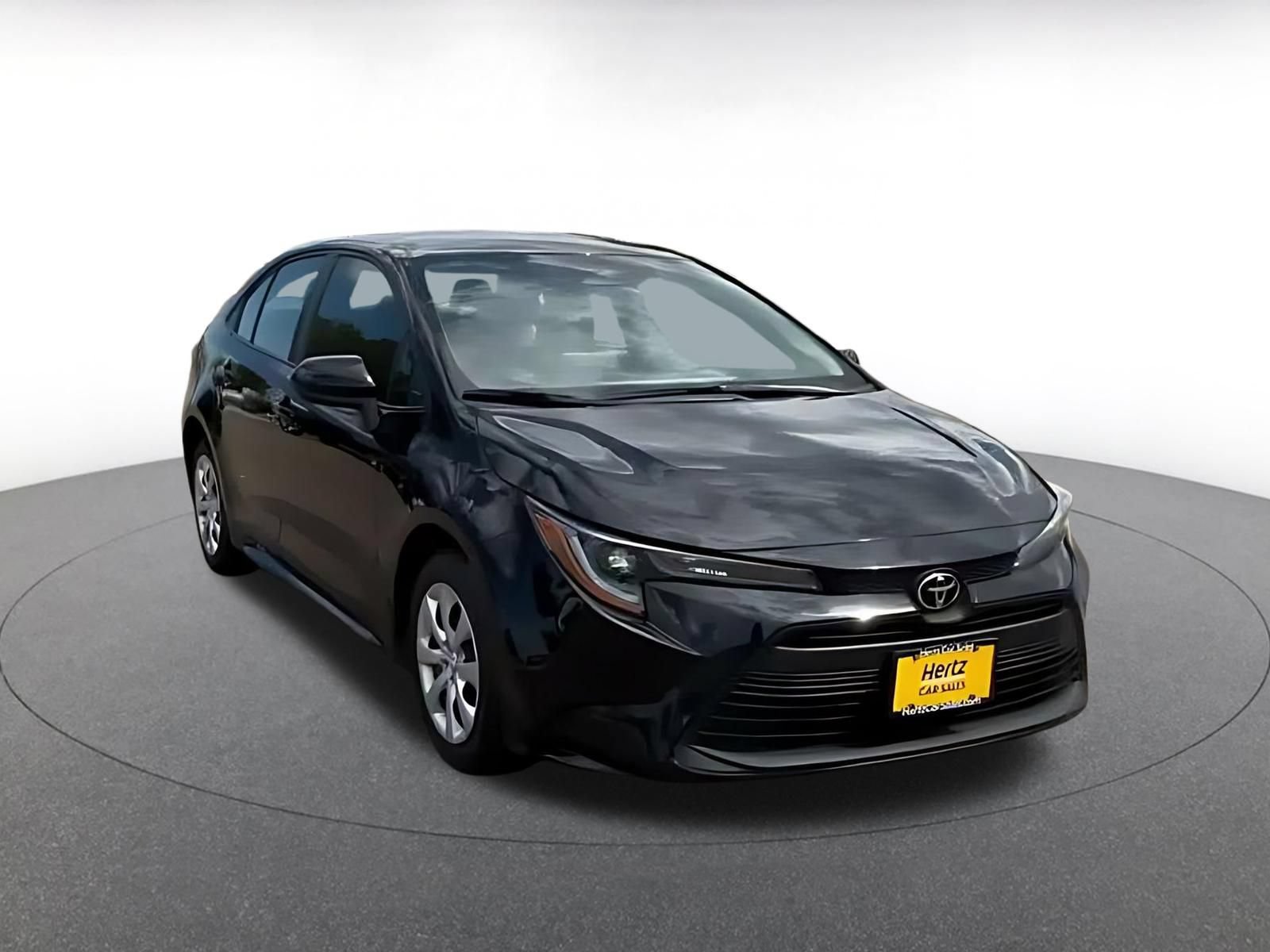 Used 2025 Toyota Corolla LE FWD image 3