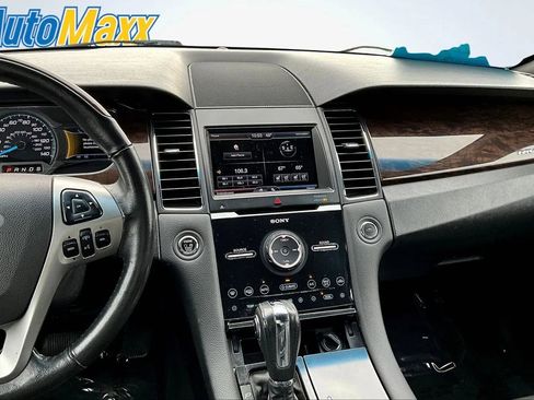 Used 2013 Ford Taurus Limited FWD image 9