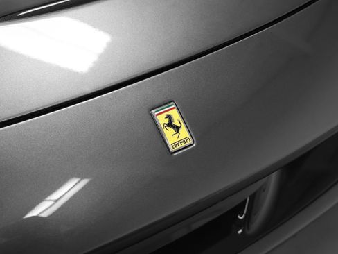 Certified 2022 Ferrari F8 Tributo RWD image 10