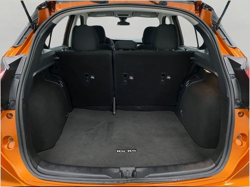 Used 2021 Nissan Kicks SV FWD image 6