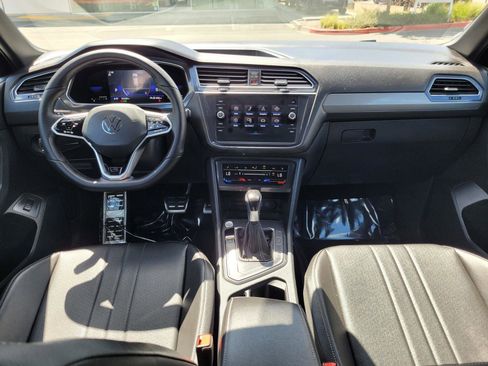 Certified 2022 Volkswagen Tiguan SE R-Line FWD image 18