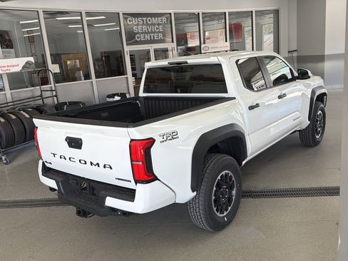 New 2025 Toyota Tacoma TRD Off-Road AWD/4WD image 10