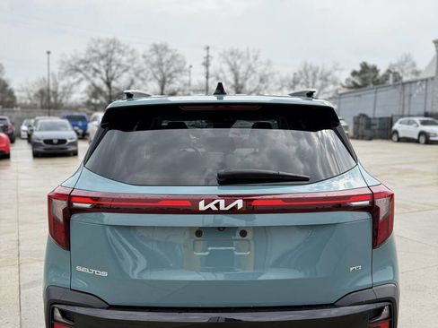 Used 2024 Kia Seltos EX AWD/4WD image 5