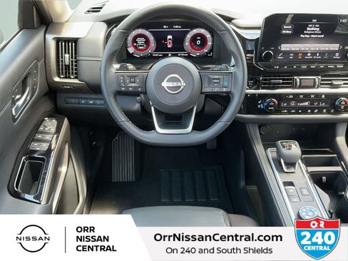 Used 2025 Nissan Pathfinder Platinum AWD/4WD image 15