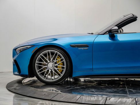 Used 2022 Mercedes-Benz SL 63 AMG 4MATIC image 11