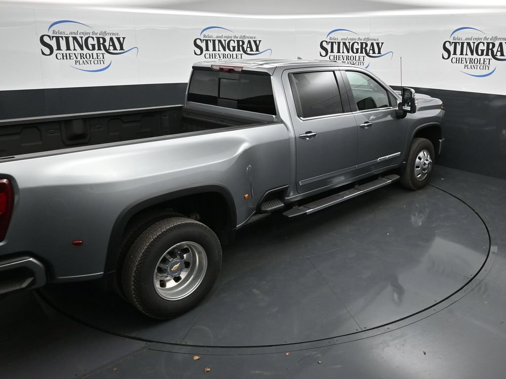 Used 2026 Chevrolet Silverado 3500 High Country w/ Technology Package AWD/4WD image 24