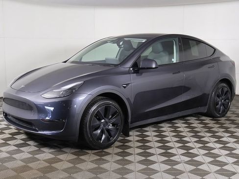 Used 2025 Tesla Model Y Long Range AWD/4WD image 12