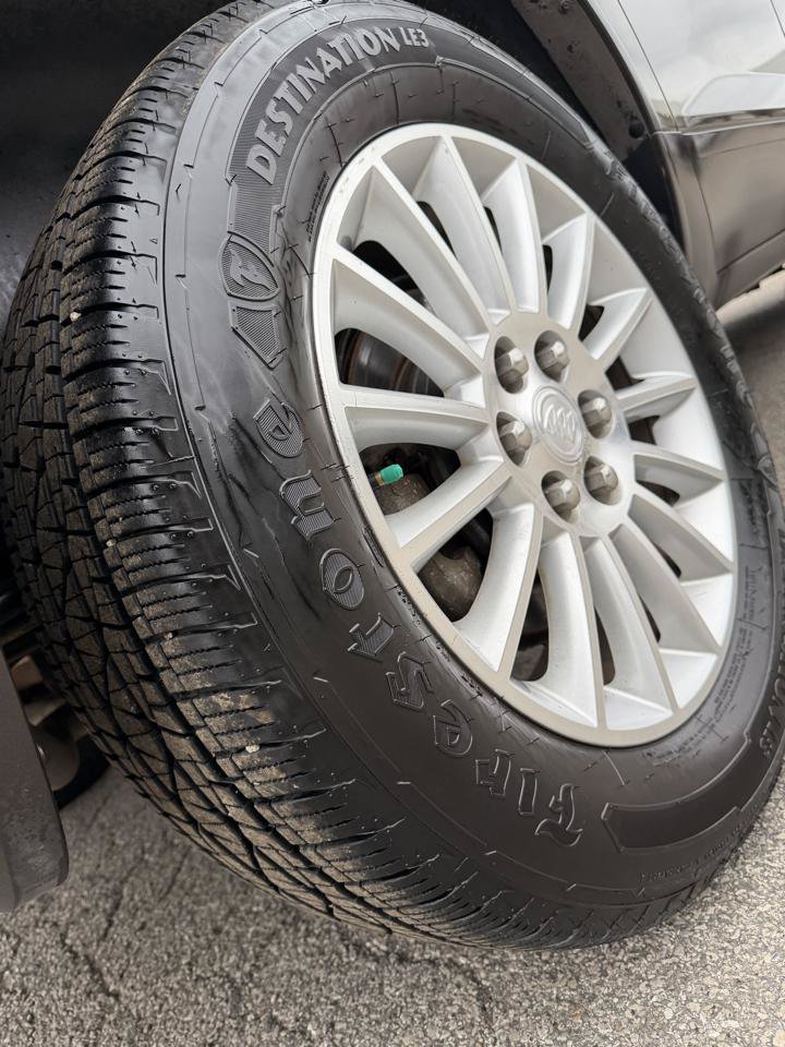 Used 2010 Buick Enclave CX FWD image 9