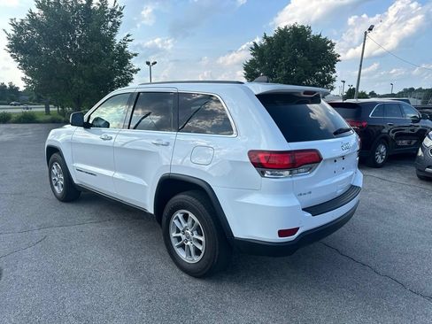 Used 2020 Jeep Grand Cherokee Laredo AWD/4WD image 5
