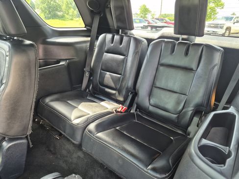 Used 2017 Ford Explorer Limited w/ Equipment Group 301A AWD/4WD image 11
