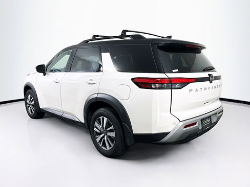 Used 2024 Nissan Pathfinder SL AWD/4WD image 5