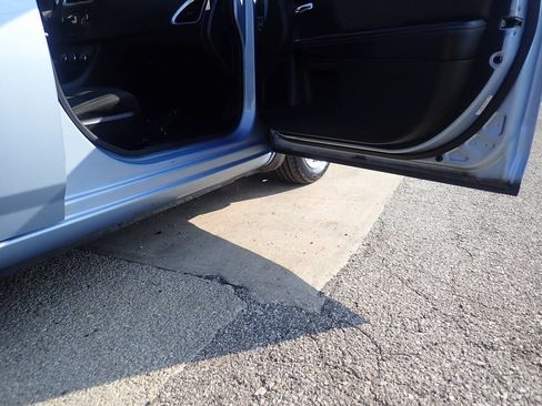 Used 2013 Dodge Avenger SE FWD image 24