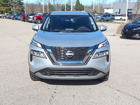 Used 2023 Nissan Rogue SV image 9