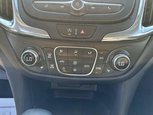 Used 2023 Chevrolet Equinox LT image 33