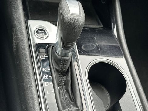 Used 2024 Nissan Altima 2.5 SV AWD/4WD image 24