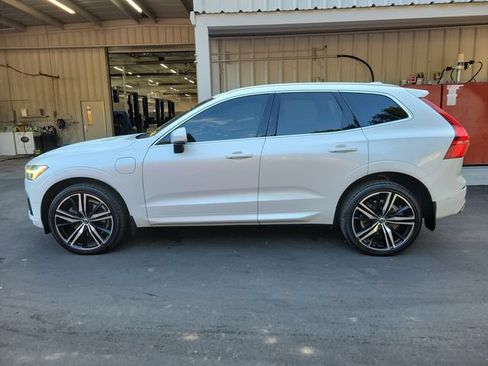 Used 2019 Volvo XC60 T8 R-Design w/ Advanced Package AWD/4WD image 4