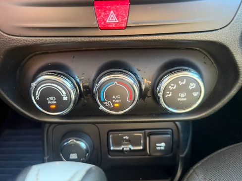 Used 2016 Jeep Renegade Sport w/ Power & Air Group AWD/4WD image 20