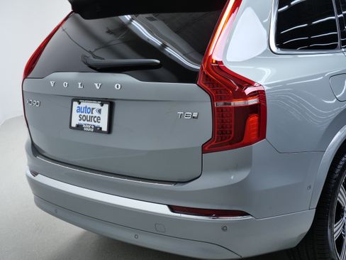 Used 2025 Volvo XC90 T8 Plus w/ Protection Package Premier AWD/4WD image 5