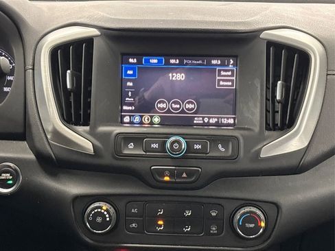 Used 2023 GMC Terrain SLE image 19