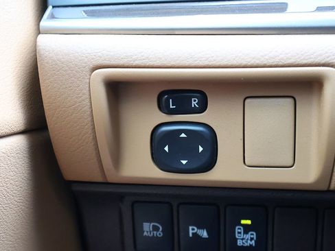 Used 2017 Lexus ES 350 w/ Luxury Package FWD image 42
