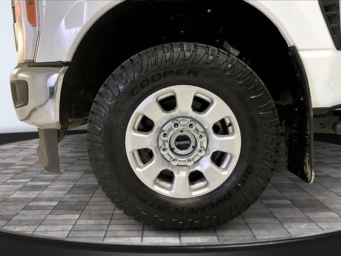 Used 2023 Ford F250 XLT w/ FX4 Off-Road Package image 33