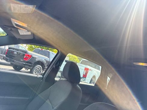 Used 2010 Ford Focus SE FWD image 13