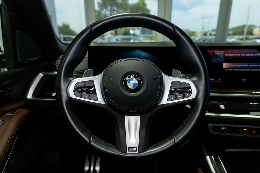 Used 2023 BMW X7 xDrive40i w/ Executive Package AWD/4WD image 6