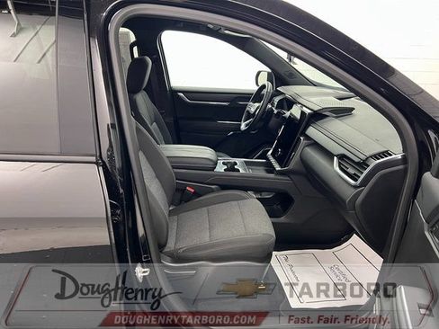Used 2025 GMC Acadia Elevation FWD image 45