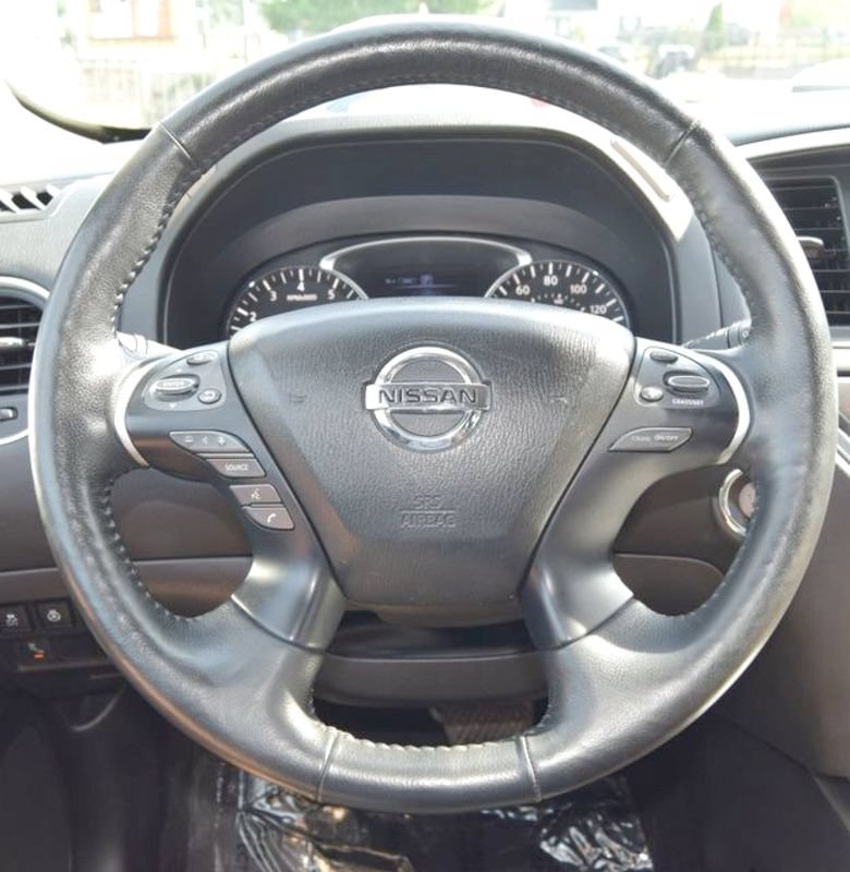 Used 2019 Nissan Pathfinder SL AWD/4WD image 23