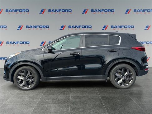 Used 2022 Kia Sportage LX w/ LX FWD Value Edition Package image 2