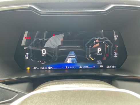 Used 2024 Chevrolet Colorado Z71 w/ Z71 Convenience Package 2 AWD/4WD image 19