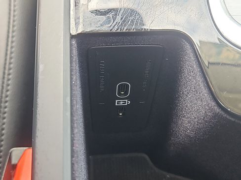 Certified 2024 Volvo XC90 B5 Core AWD/4WD image 11