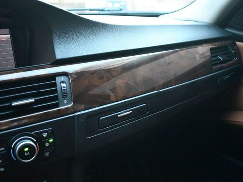 Used 2011 BMW 328i xDrive Sedan w/ Premium Pkg image 19