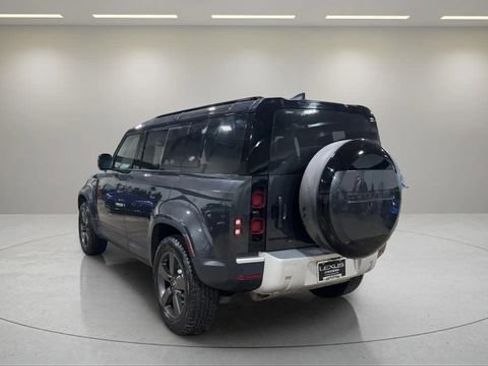 Used 2023 Land Rover Defender 110 SE AWD/4WD image 7