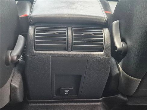 Used 2009 Jeep Grand Cherokee Laredo AWD/4WD image 14