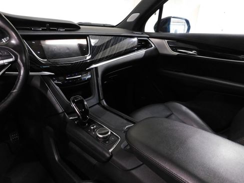 Used 2025 Cadillac XT6 Premium Luxury AWD/4WD image 52