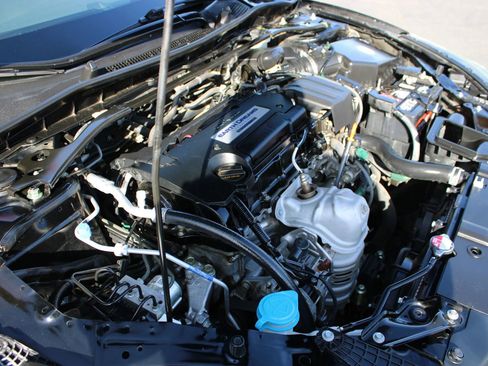 Used 2015 Honda Accord Sport image 33