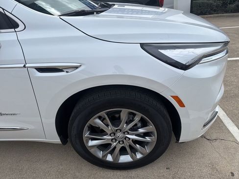 Used 2023 Buick Enclave Avenir image 4