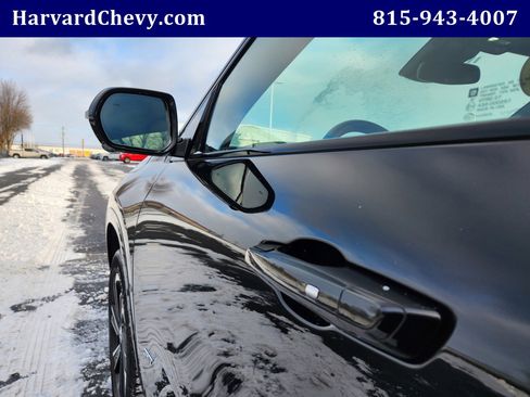 Used 2025 Buick Enclave Sport Touring image 38