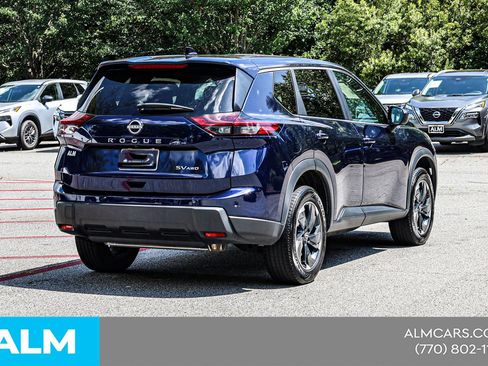 Used 2024 Nissan Rogue SV AWD/4WD image 6