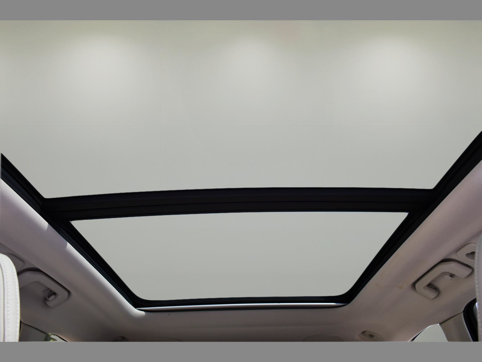 Used 2022 Volvo XC60 B5 Inscription w/ Protection Package FWD image 15