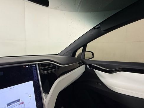Used 2016 Tesla Model X 90D image 17