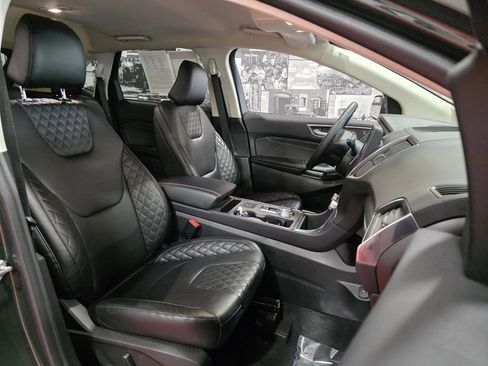 Used 2023 Ford Edge Titanium image 19